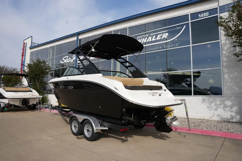 Slide: The Image of Sea Ray SDX 230 2026 - 2