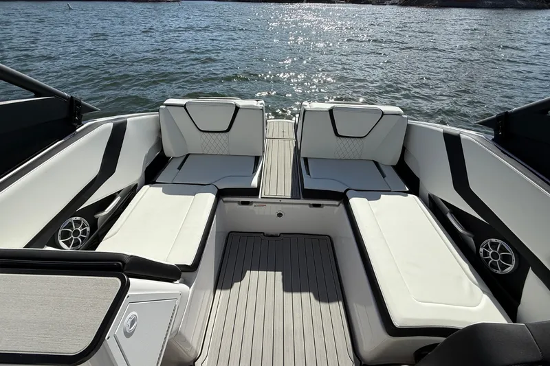 Slide: The Image of Yamaha 252SE 2026 - 11