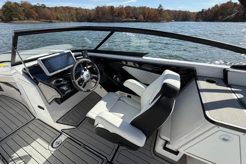 Slide: The Image of Yamaha 252SE 2026 - 15