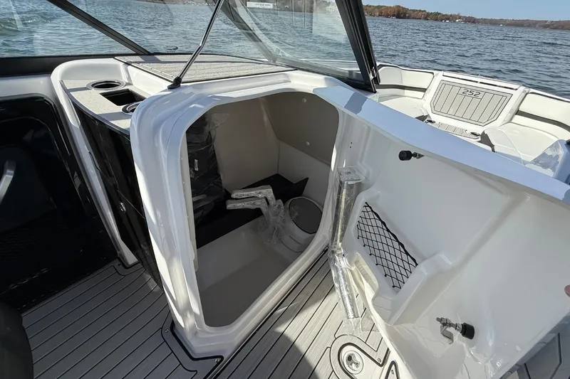 Slide: The Image of Yamaha 252SE 2026 - 20