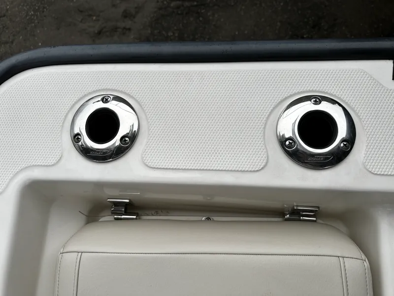 Slide: The Image of Boston Whaler 170 MONTAUK 2024 - 12