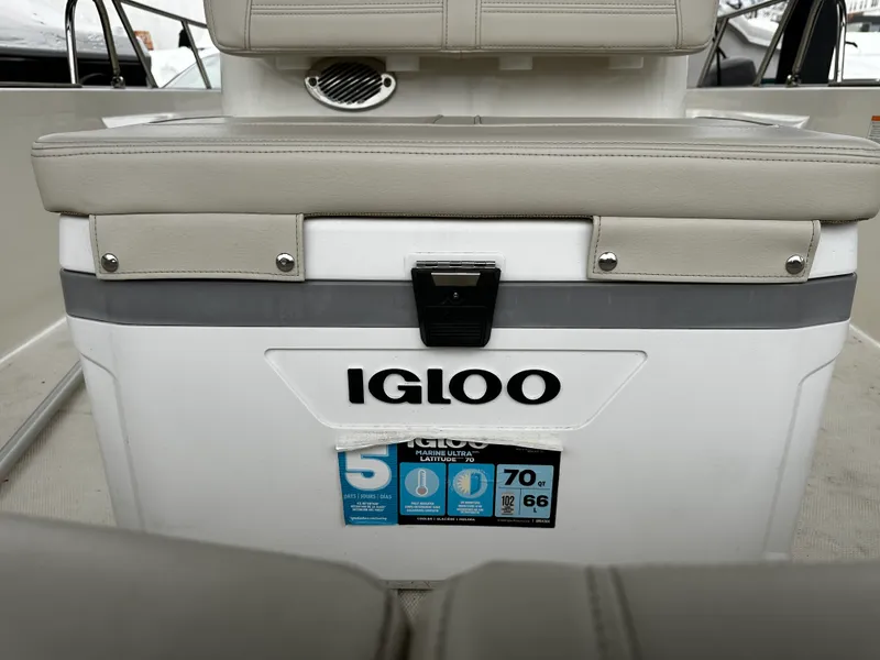 Slide: The Image of Boston Whaler 170 MONTAUK 2024 - 21