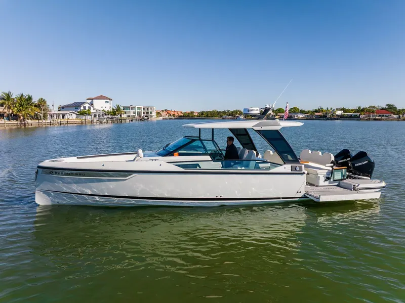 Slide: The Image of Saxdor 320 GTO 2024 - 8