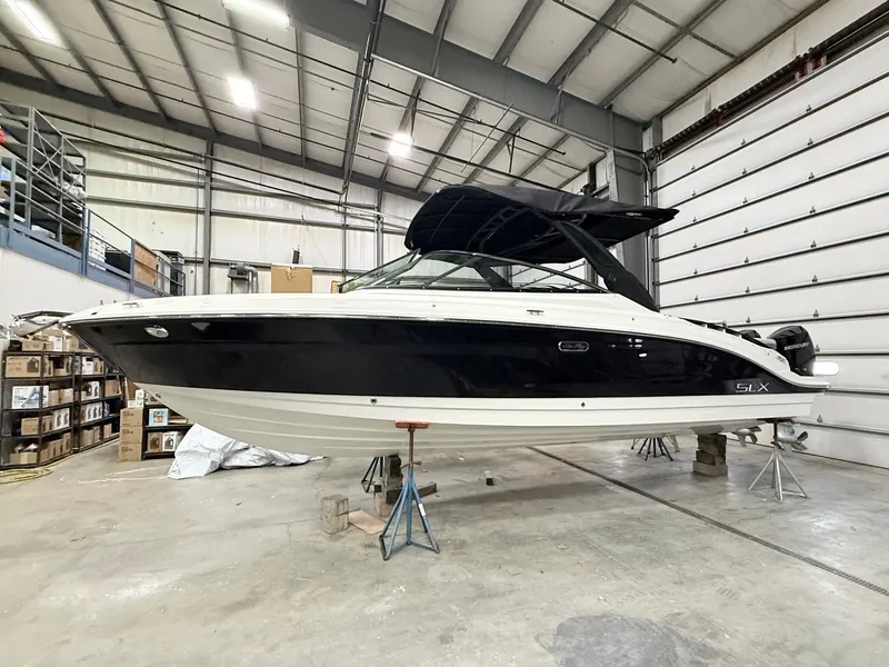 Slide: The Image of Sea Ray SLX 280 Outboard 2026 - 1