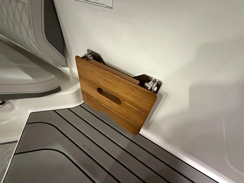 Slide: The Image of Sea Ray SLX 280 Outboard 2026 - 14