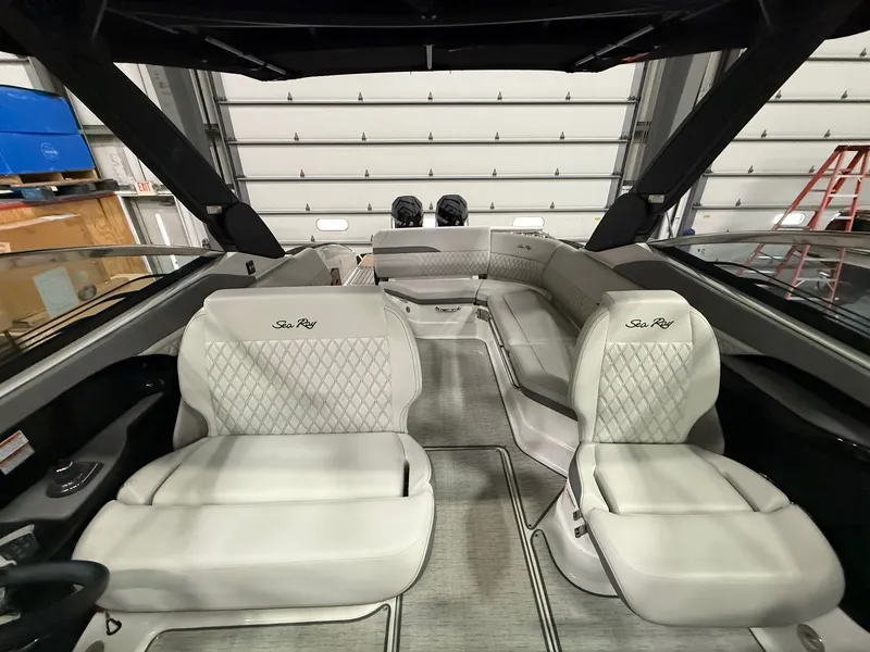 Slide: The Image of Sea Ray SLX 280 Outboard 2026 - 6