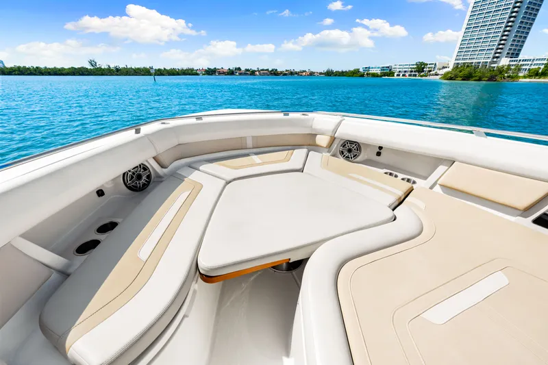 Slide: The Image of Boston Whaler 380 REALM 2023 - 10