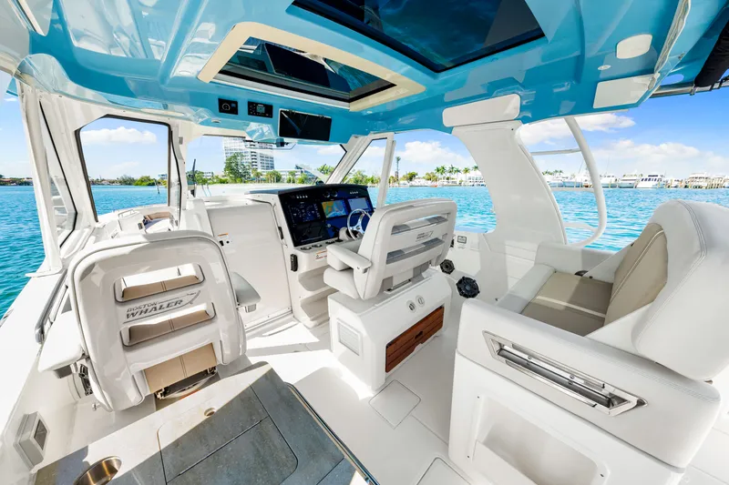 Slide: The Image of Boston Whaler 380 REALM 2023 - 13