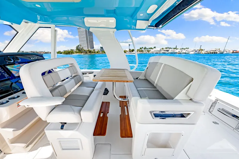 Slide: The Image of Boston Whaler 380 REALM 2023 - 14