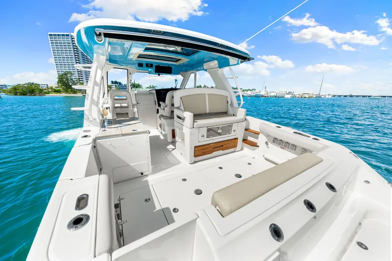 Slide: The Image of Boston Whaler 380 REALM 2023 - 25