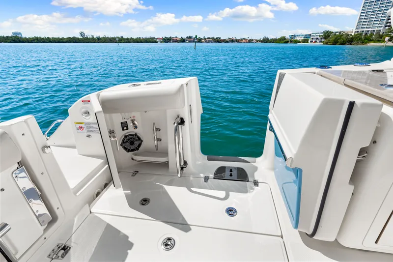 Slide: The Image of Boston Whaler 380 REALM 2023 - 26