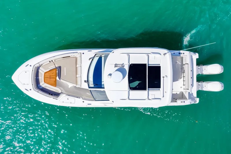 Slide: The Image of Boston Whaler 380 REALM 2023 - 35