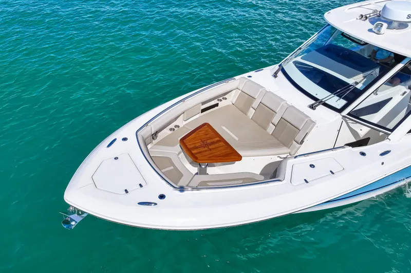 Slide: The Image of Boston Whaler 380 REALM 2023 - 37