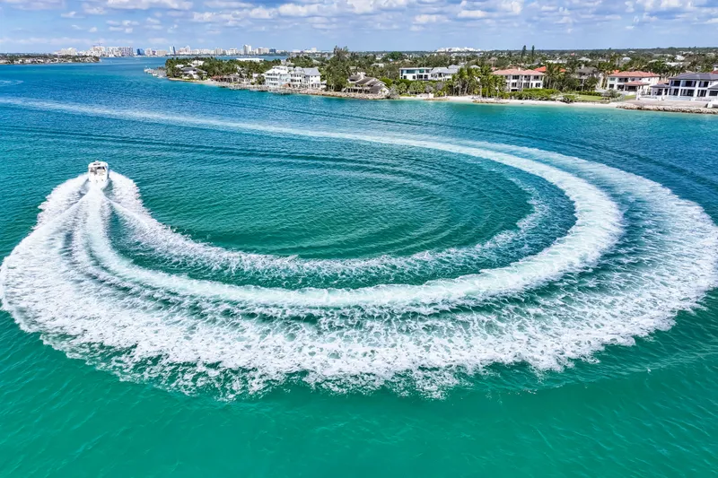 Slide: The Image of Boston Whaler 380 REALM 2023 - 42