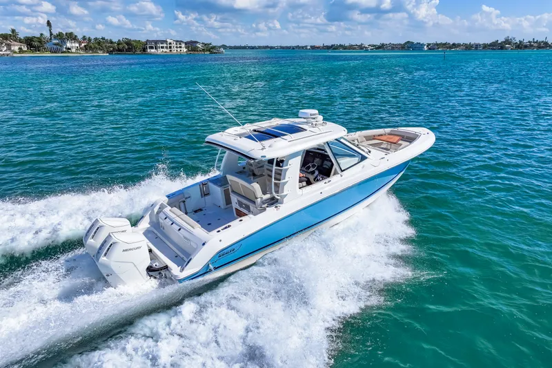 Slide: The Image of Boston Whaler 380 REALM 2023 - 5
