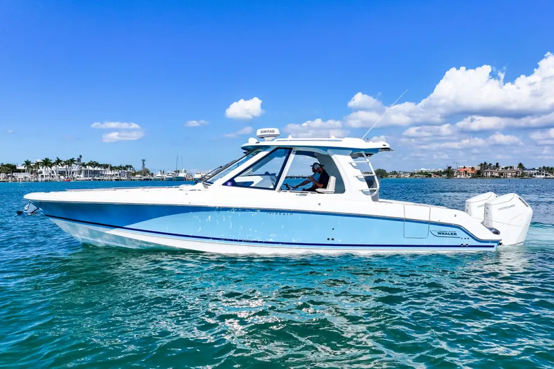 Slide: The Image of Boston Whaler 380 REALM 2023 - 7