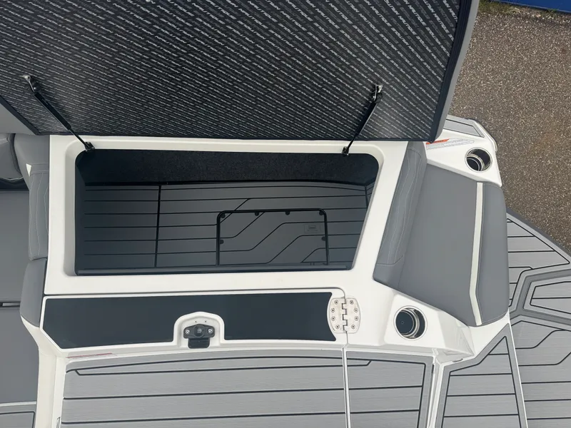 Slide: The Image of Nautique Super Air Nautique G23 2026 - 11