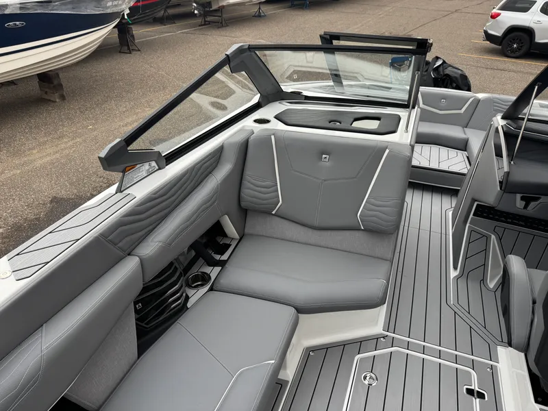 Slide: The Image of Nautique Super Air Nautique G23 2026 - 33