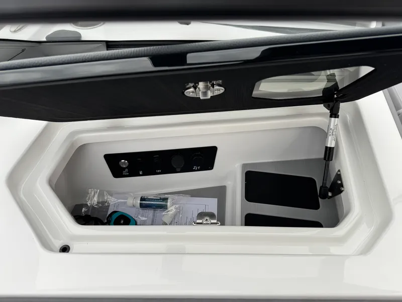 Slide: The Image of Nautique Super Air Nautique G23 2026 - 36