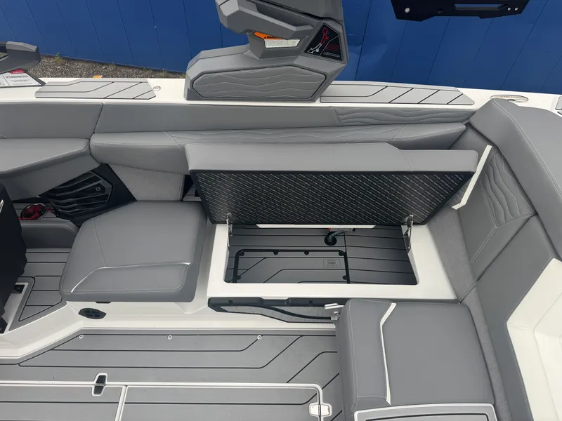 Slide: The Image of Nautique Super Air Nautique G23 2026 - 27
