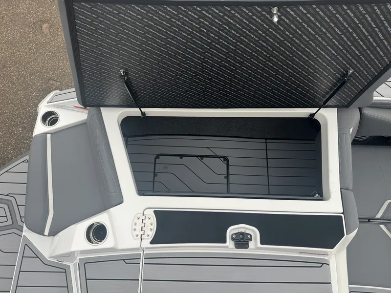 Slide: The Image of Nautique Super Air Nautique G23 2026 - 10