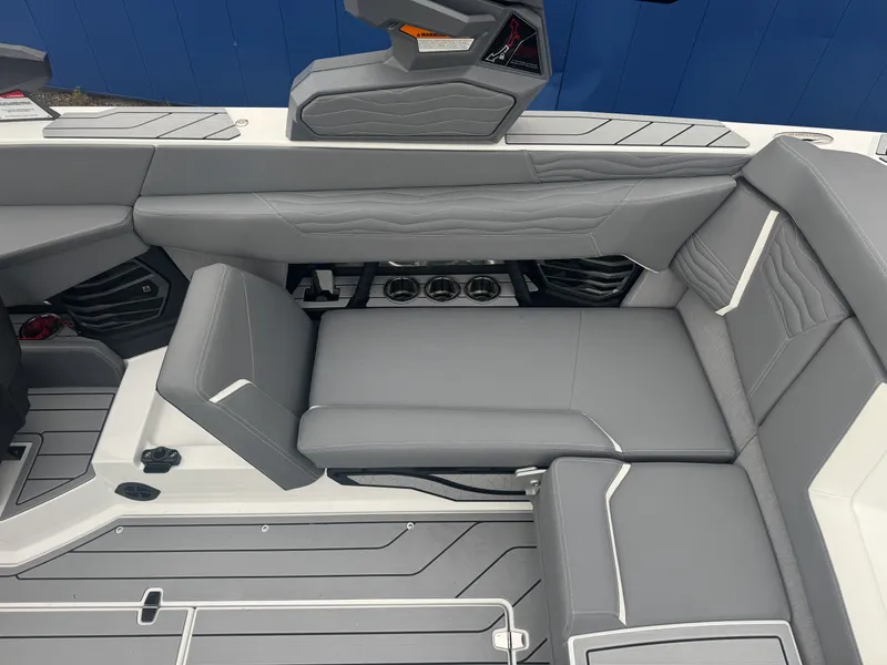 Slide: The Image of Nautique Super Air Nautique G23 2026 - 26