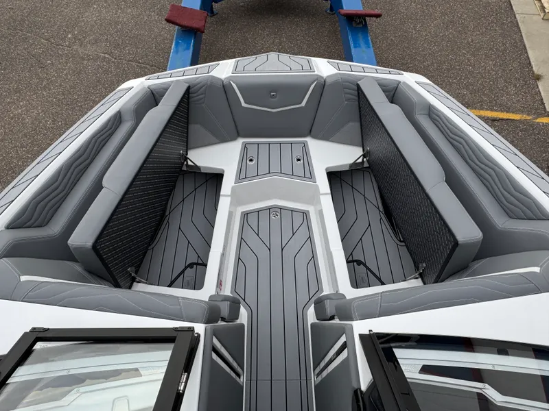 Slide: The Image of Nautique Super Air Nautique G23 2026 - 48