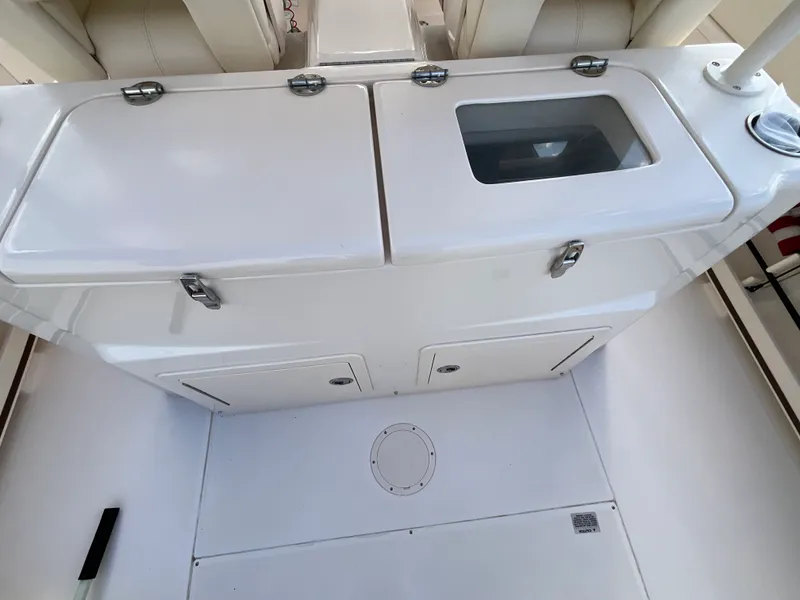 Slide: The Image of Grady-White CANYON 306 2021 - 25