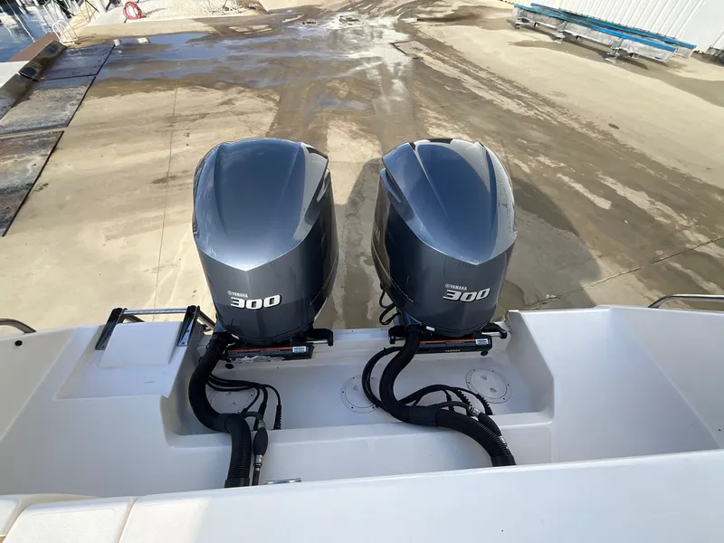 Slide: The Image of Grady-White CANYON 306 2021 - 6