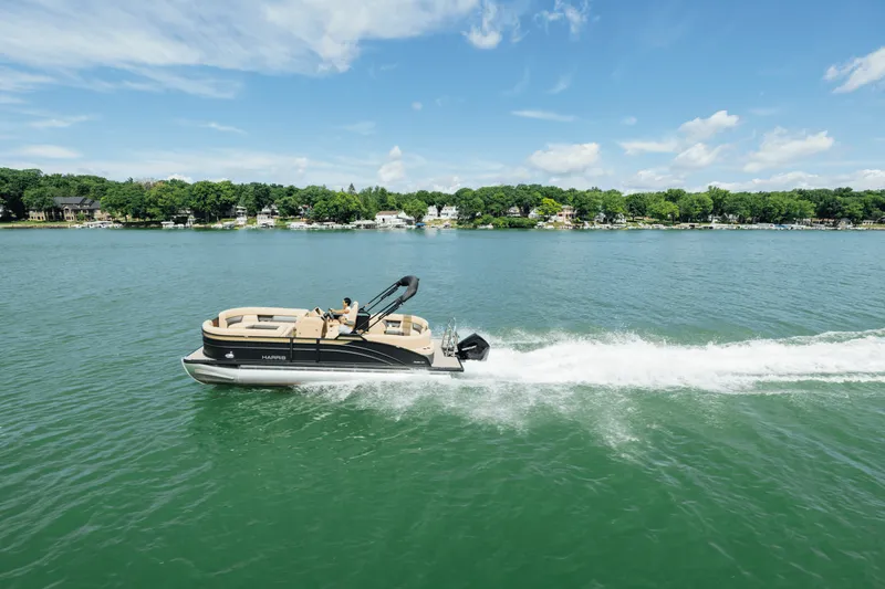 Slide: The Image of Harris Cruiser 230 2026 - 53