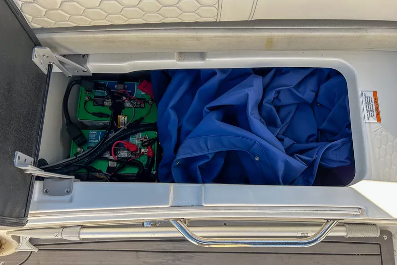 Slide: The Image of Sea Ray 270 SDX OUTBOARD 2021 - 14