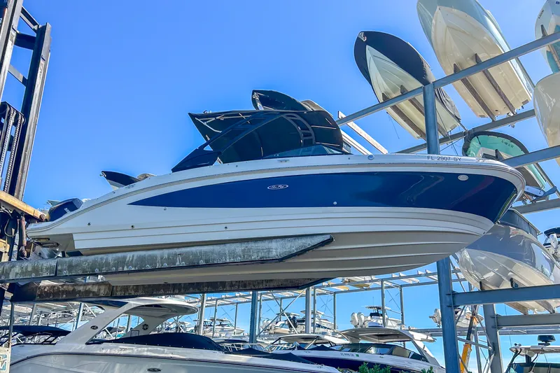 Slide: The Image of Sea Ray 270 SDX OUTBOARD 2021 - 15