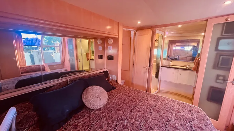 Slide: The Image of Carver Yachts 500 COCKPIT MY 1997 - 28