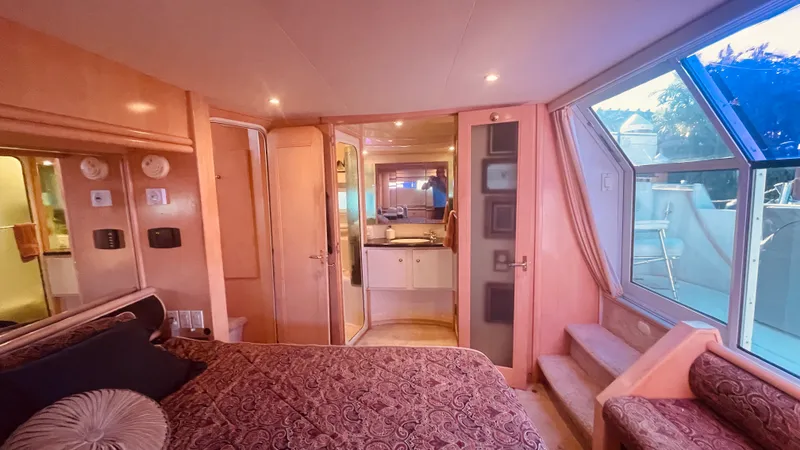 Slide: The Image of Carver Yachts 500 COCKPIT MY 1997 - 29