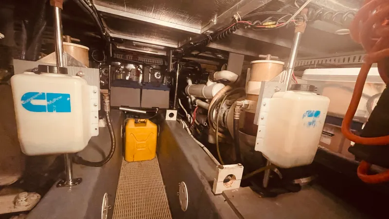 Slide: The Image of Carver Yachts 500 COCKPIT MY 1997 - 75