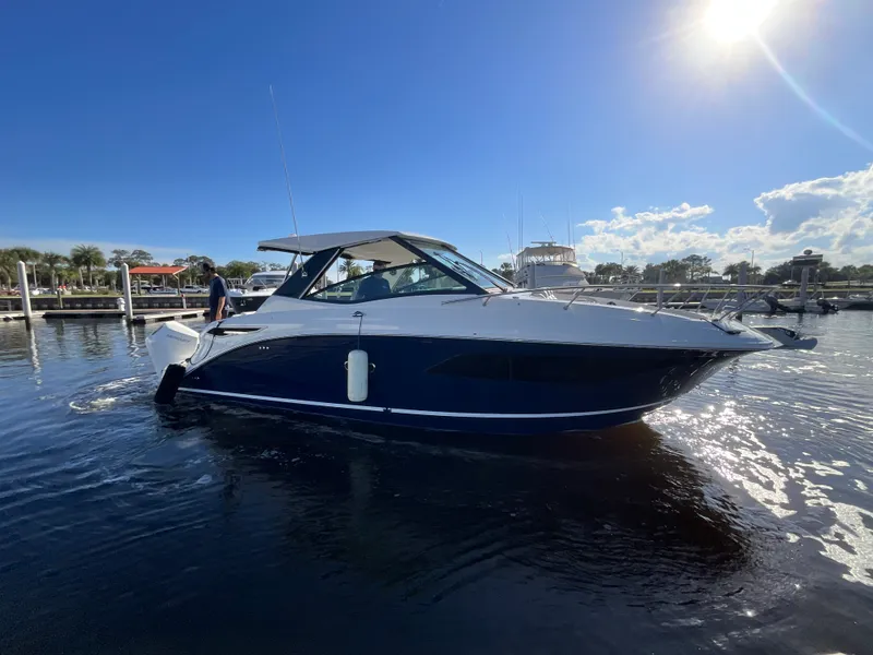 Slide: The Image of Sea Ray Sundancer 320 Outboard 2026 - 1
