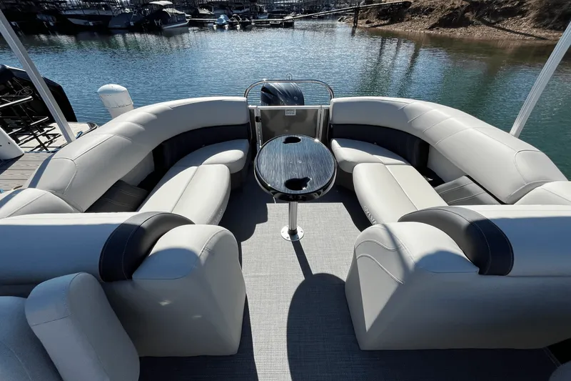 Slide: The Image of Sylvan MIRAGE 822 2025 - 15