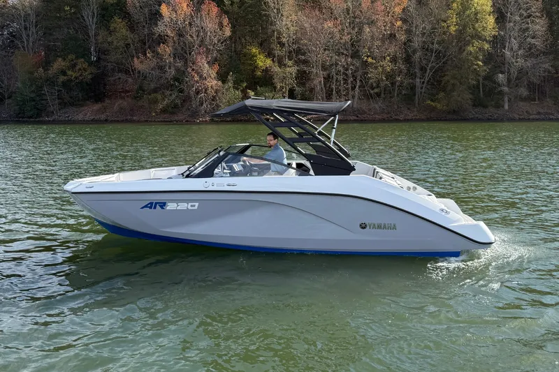 The Image of Yamaha AR220 2026 - 0