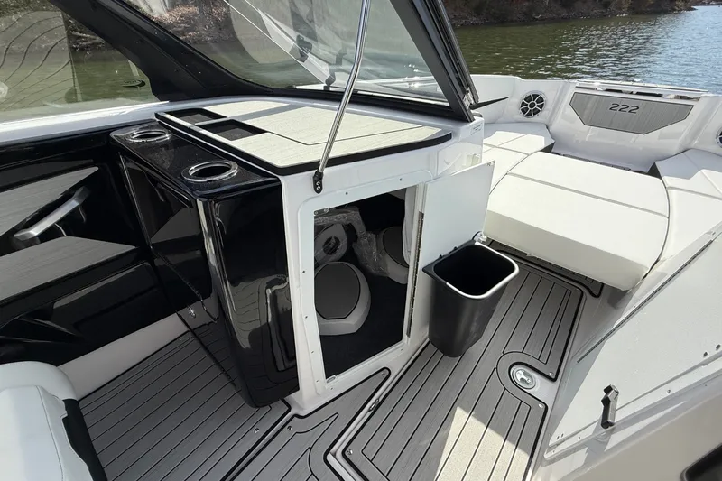 Slide: The Image of Yamaha 222SE 2026 - 21