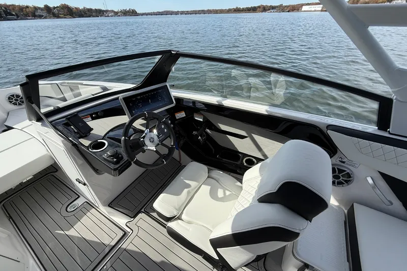 Slide: The Image of Yamaha 222SE 2026 - 22