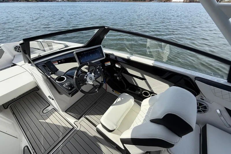 Slide: The Image of Yamaha 222SE 2026 - 23