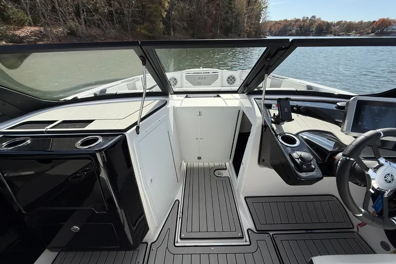 Slide: The Image of Yamaha 222SE 2026 - 26