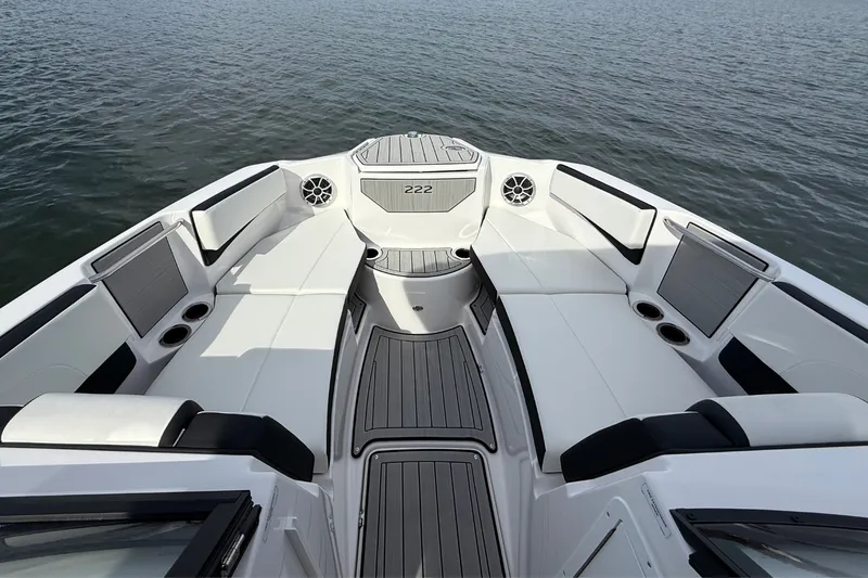 Slide: The Image of Yamaha 222SE 2026 - 27