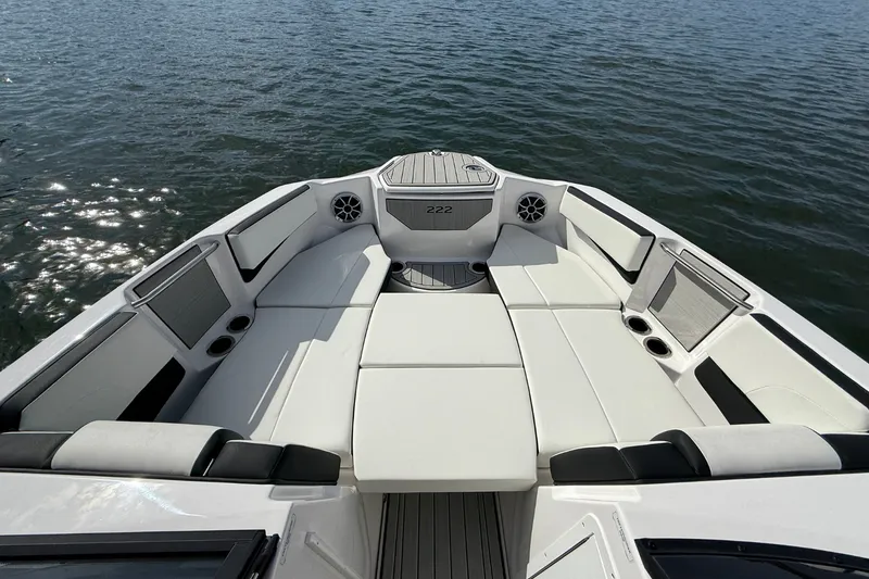 Slide: The Image of Yamaha 222SE 2026 - 29