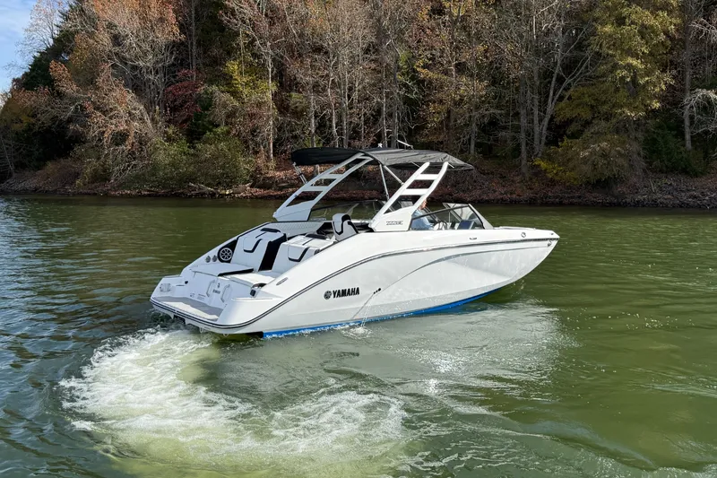 Slide: The Image of Yamaha 222SE 2026 - 3