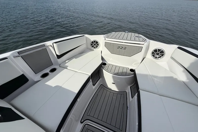 Slide: The Image of Yamaha 222SE 2026 - 31