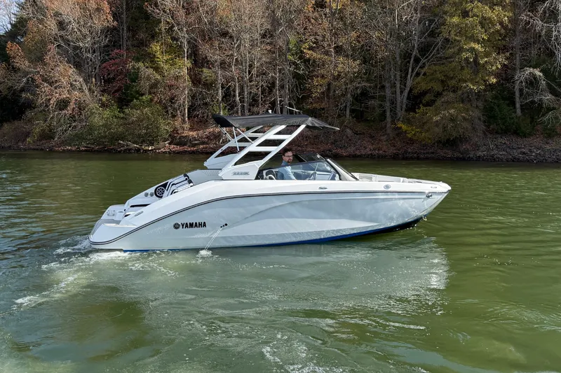 Slide: The Image of Yamaha 222SE 2026 - 4