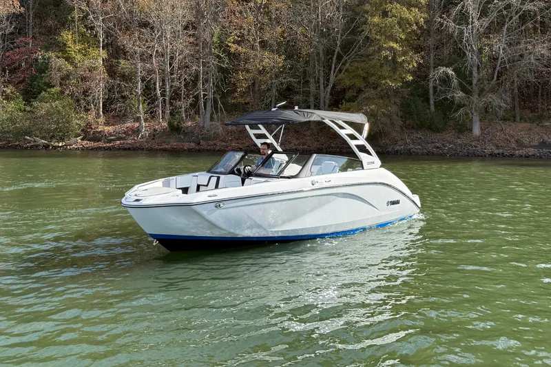 Slide: The Image of Yamaha 222SE 2026 - 8