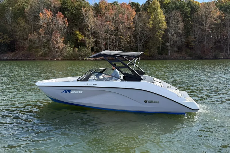 The Image of Yamaha AR220 2026 - 0