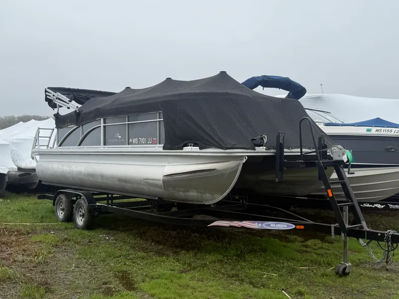 The Image of Bennington 21 SLX 2015 - 0